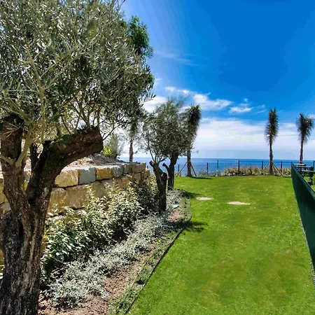 Sunny Claudia's Garden Calaceite